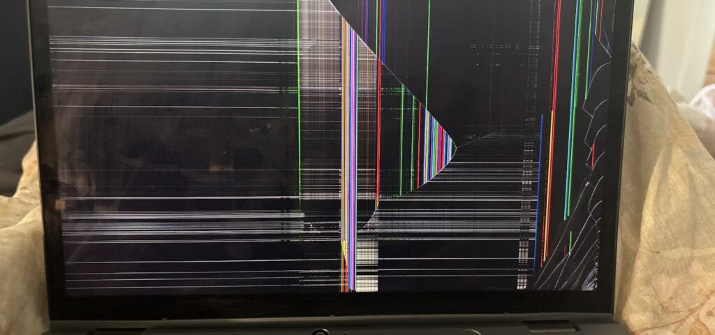 Lenovo ThinkPad with cracked Lenovo ThinkPad with cracked, damaged screen