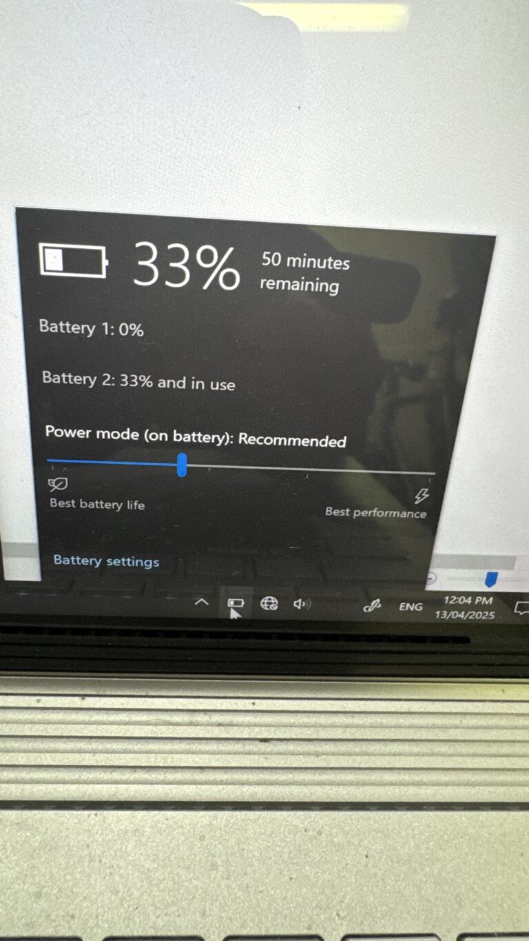 Windows battery status at 33% during battery testing